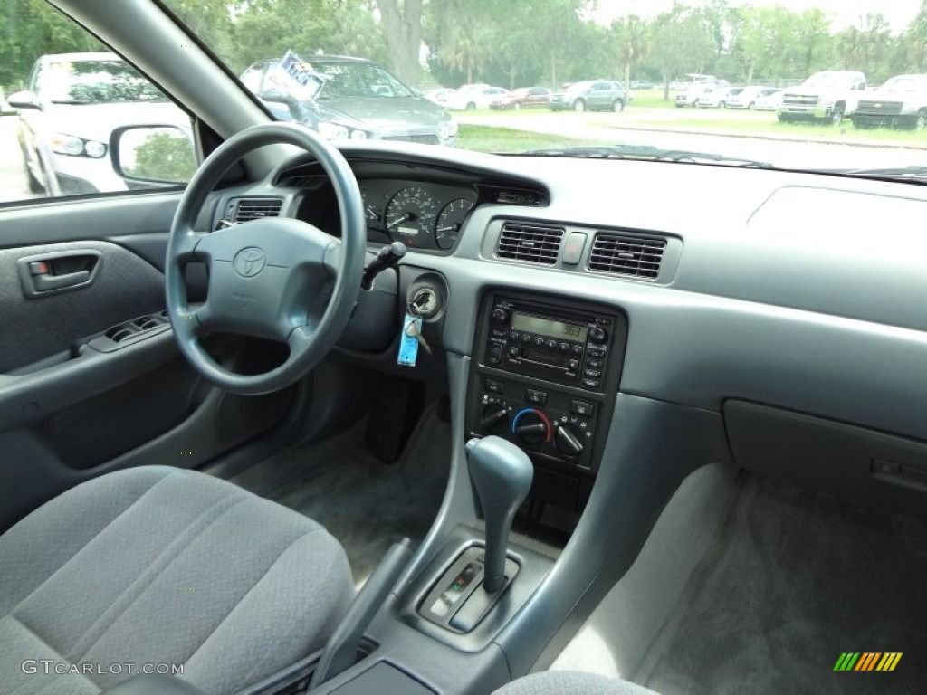 2000 Camry LE - Constellation Blue Pearl / Gray photo #11