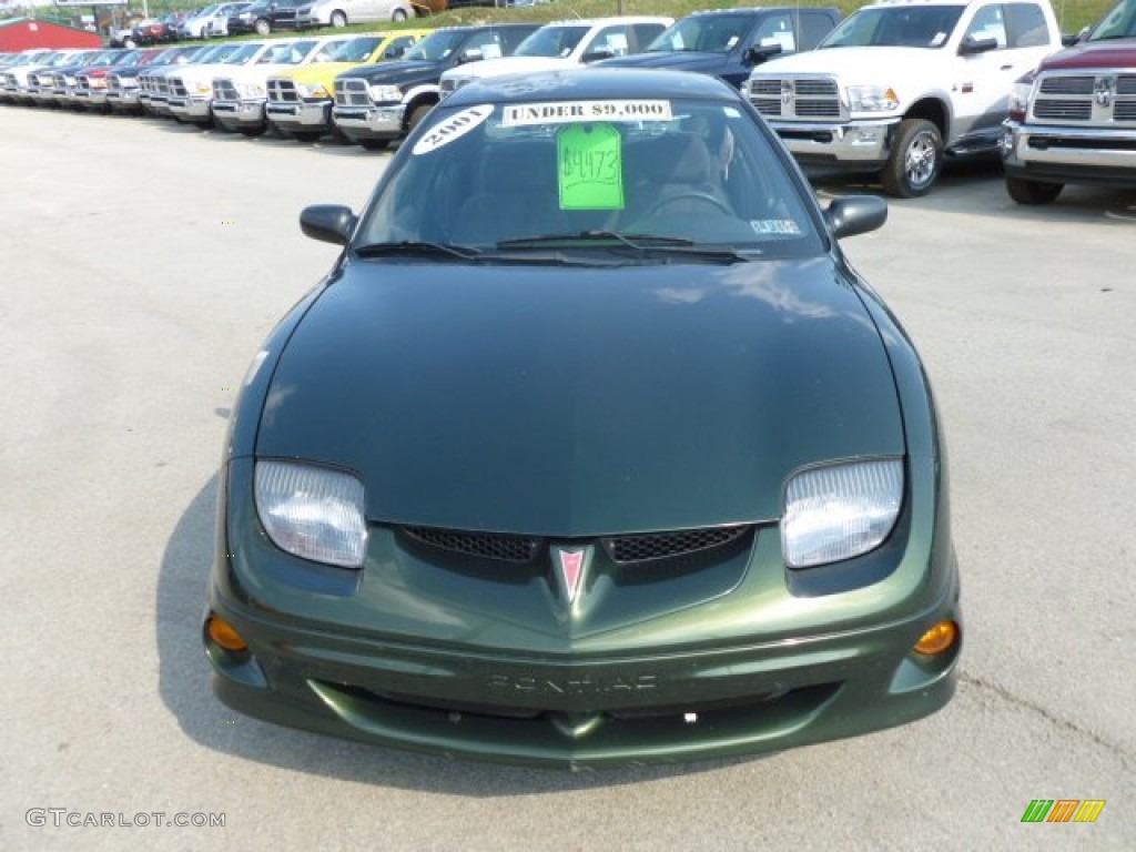 2001 Sunfire SE Sedan - Spruce Green Metallic / Graphite photo #8