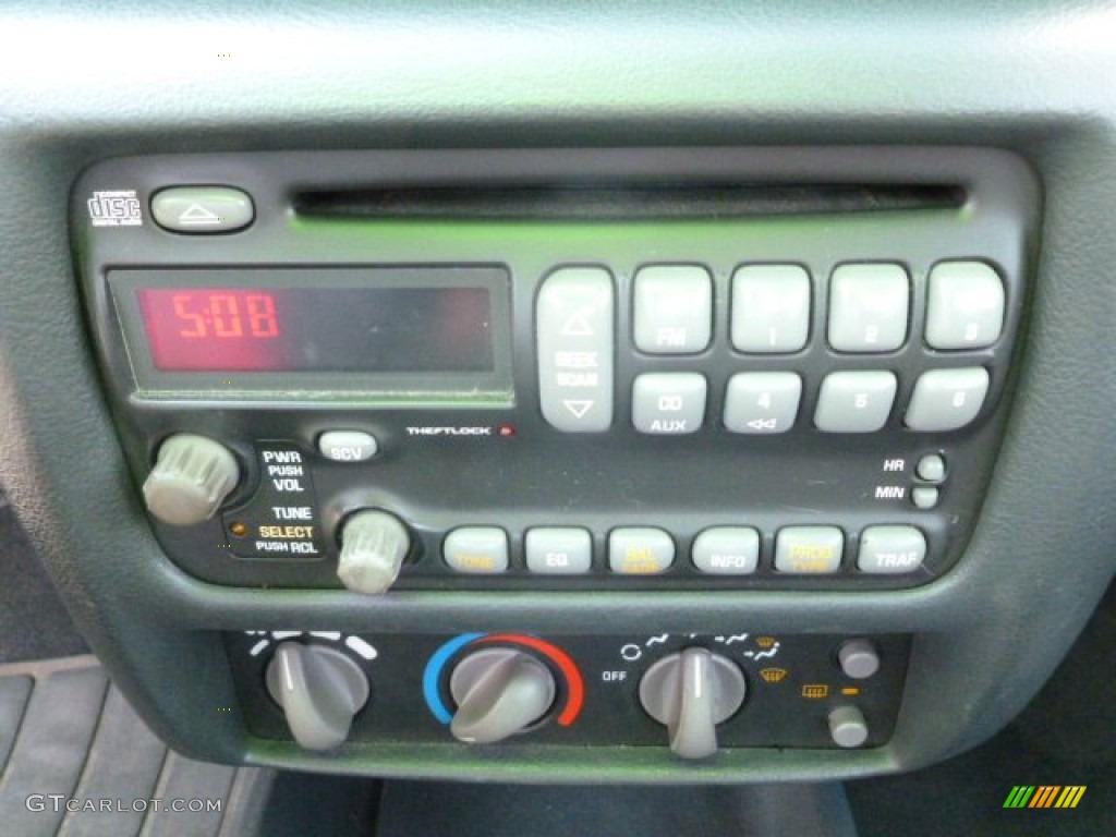 2001 Sunfire SE Sedan - Spruce Green Metallic / Graphite photo #24