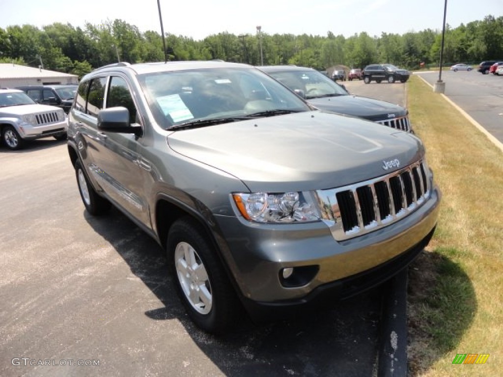 2012 Grand Cherokee Laredo 4x4 - Mineral Gray Metallic / Black photo #1