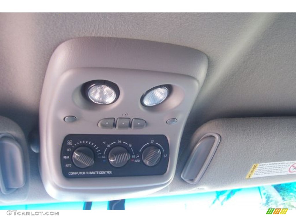 2001 Suburban 1500 LT 4x4 - Onyx Black / Light Gray/Neutral photo #23