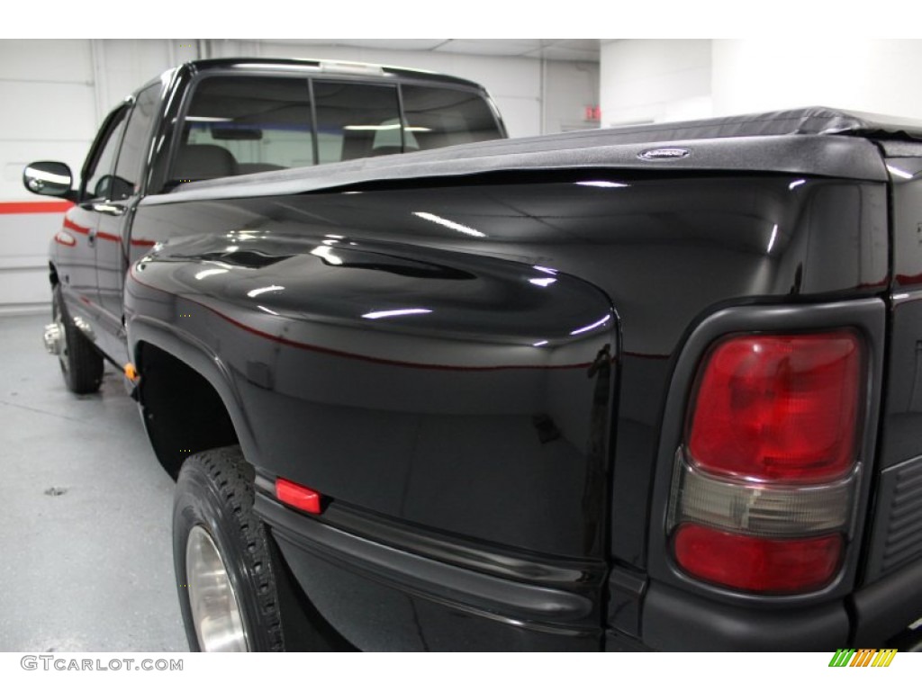 1999 Ram 3500 Laramie Extended Cab Dually - Black / Agate Black photo #22