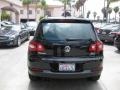 Deep Black Metallic - Tiguan SE 4Motion Photo No. 3