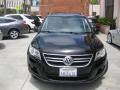Deep Black Metallic - Tiguan SE 4Motion Photo No. 9