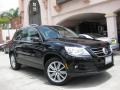Deep Black Metallic - Tiguan SE 4Motion Photo No. 23
