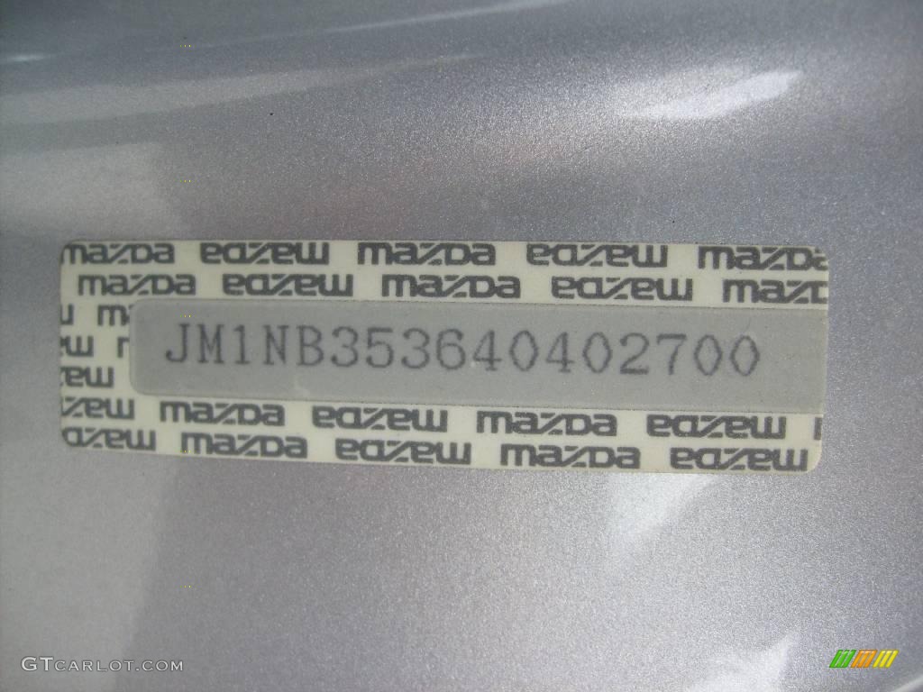 2004 MX-5 Miata Roadster - Sunlight Silver Metallic / Blue photo #15