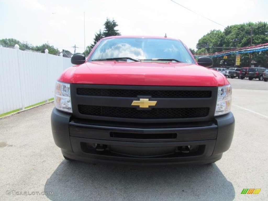 2009 Silverado 1500 Regular Cab 4x4 - Victory Red / Dark Titanium photo #3