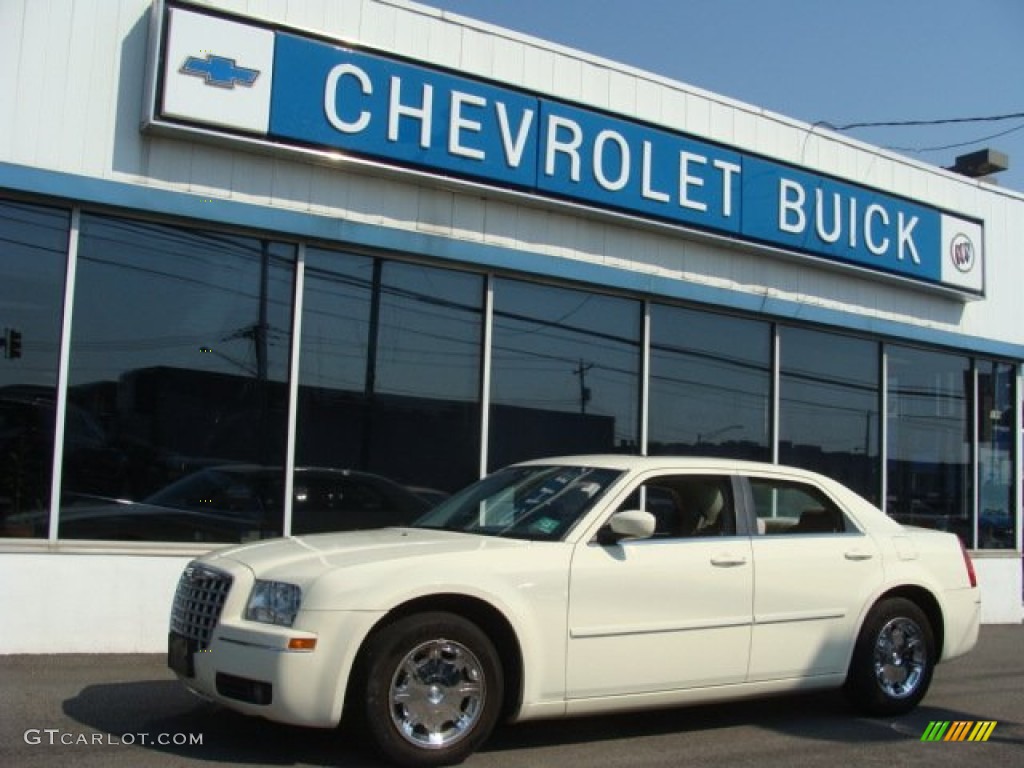 2005 300 Touring - Cool Vanilla / Dark Slate Gray/Light Graystone photo #1