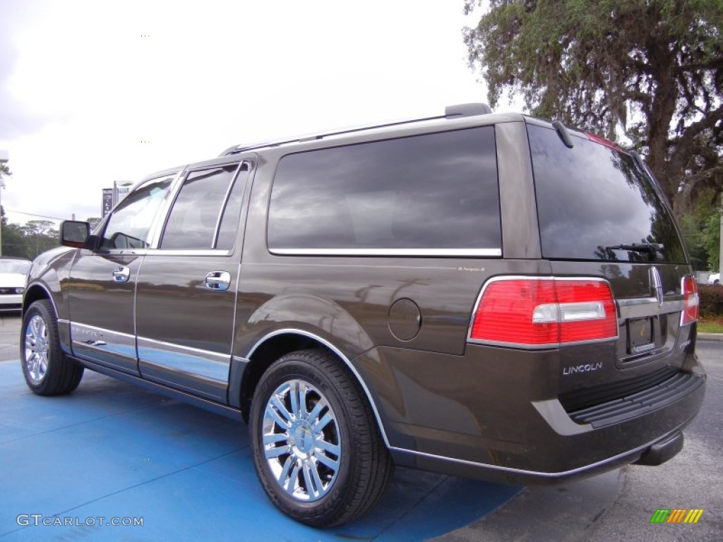 2008 Navigator L Elite - Stone Green Metallic / Stone photo #3
