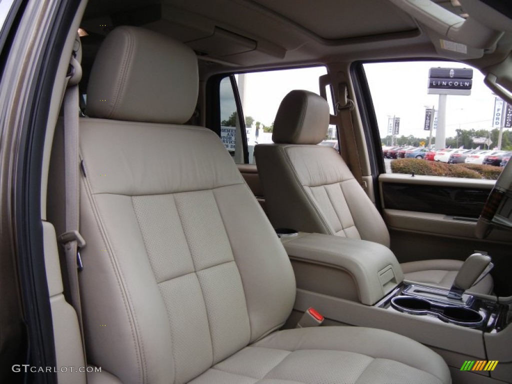 2008 Navigator L Elite - Stone Green Metallic / Stone photo #20