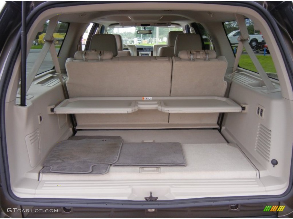 2008 Navigator L Elite - Stone Green Metallic / Stone photo #27