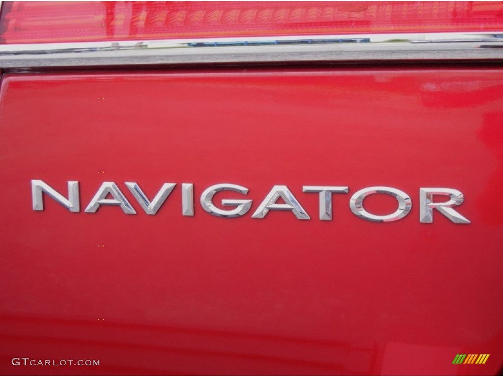 2007 Navigator Luxury - Vivid Red Metallic / Charcoal photo #9