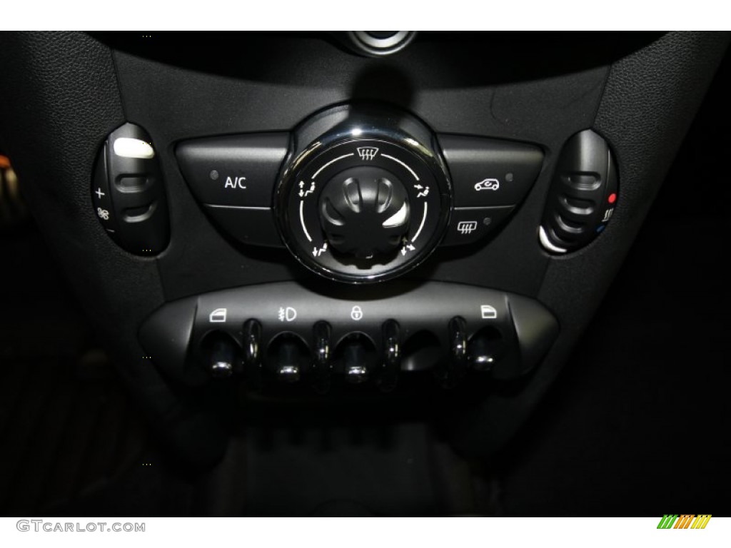 2012 Mini Cooper S Clubman Hampton Package Controls Photo #66966622