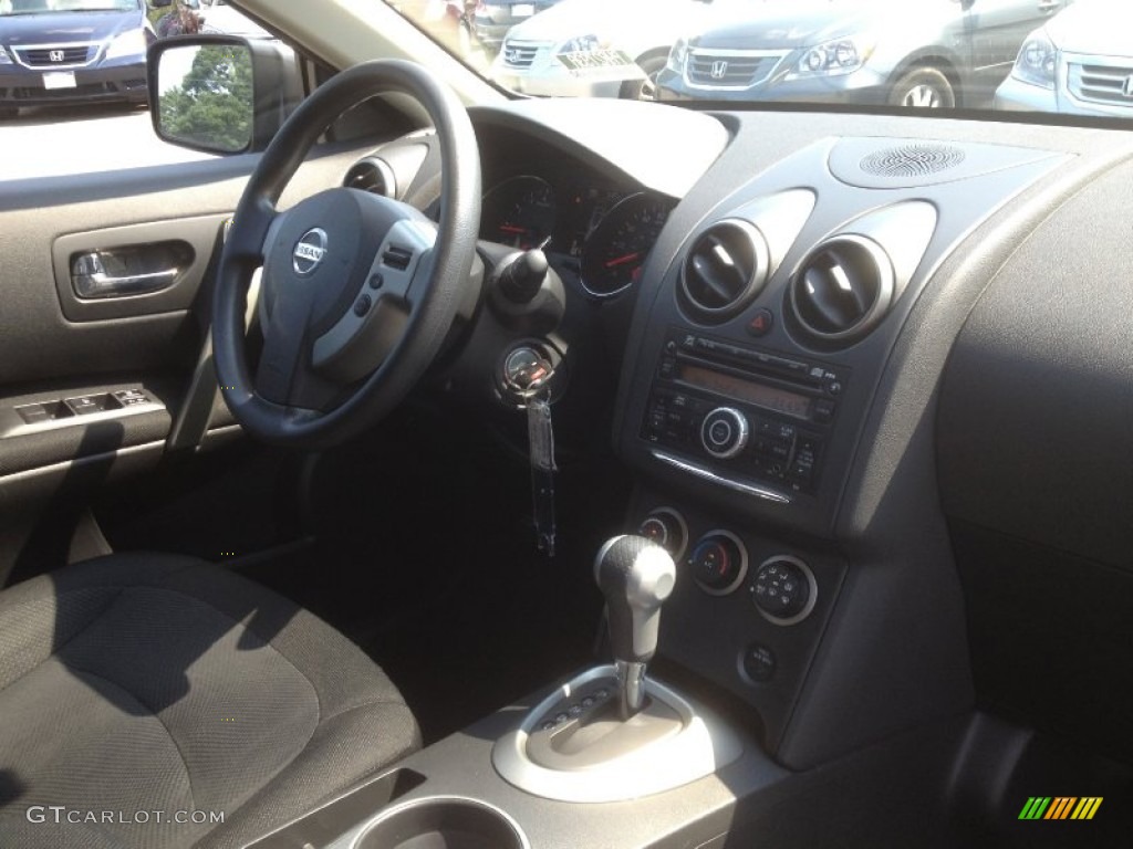 2011 Rogue S AWD - Platinum Graphite / Black photo #16