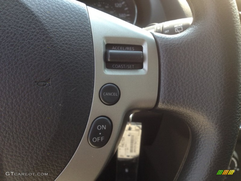 2011 Rogue S AWD - Platinum Graphite / Black photo #25