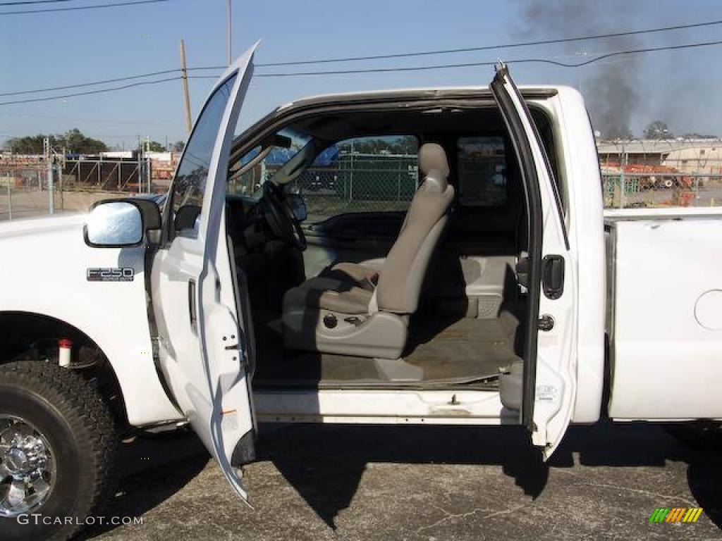 2004 F250 Super Duty XLT SuperCab 4x4 - Oxford White / Medium Flint photo #10