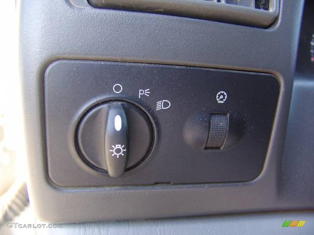 2004 F250 Super Duty XLT SuperCab 4x4 - Oxford White / Medium Flint photo #20