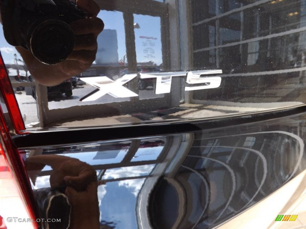 2013 Cadillac XTS Luxury FWD Marks and Logos Photo #66972031