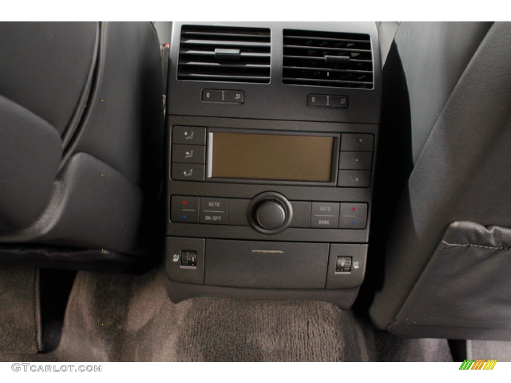 2004 Phaeton V8 4Motion Sedan - Coucou Grey / Anthracite photo #22