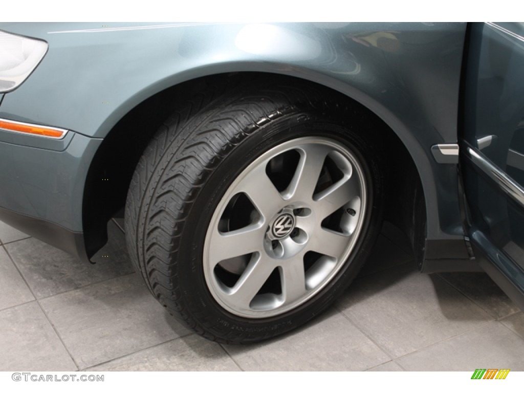 2004 Phaeton V8 4Motion Sedan - Coucou Grey / Anthracite photo #28