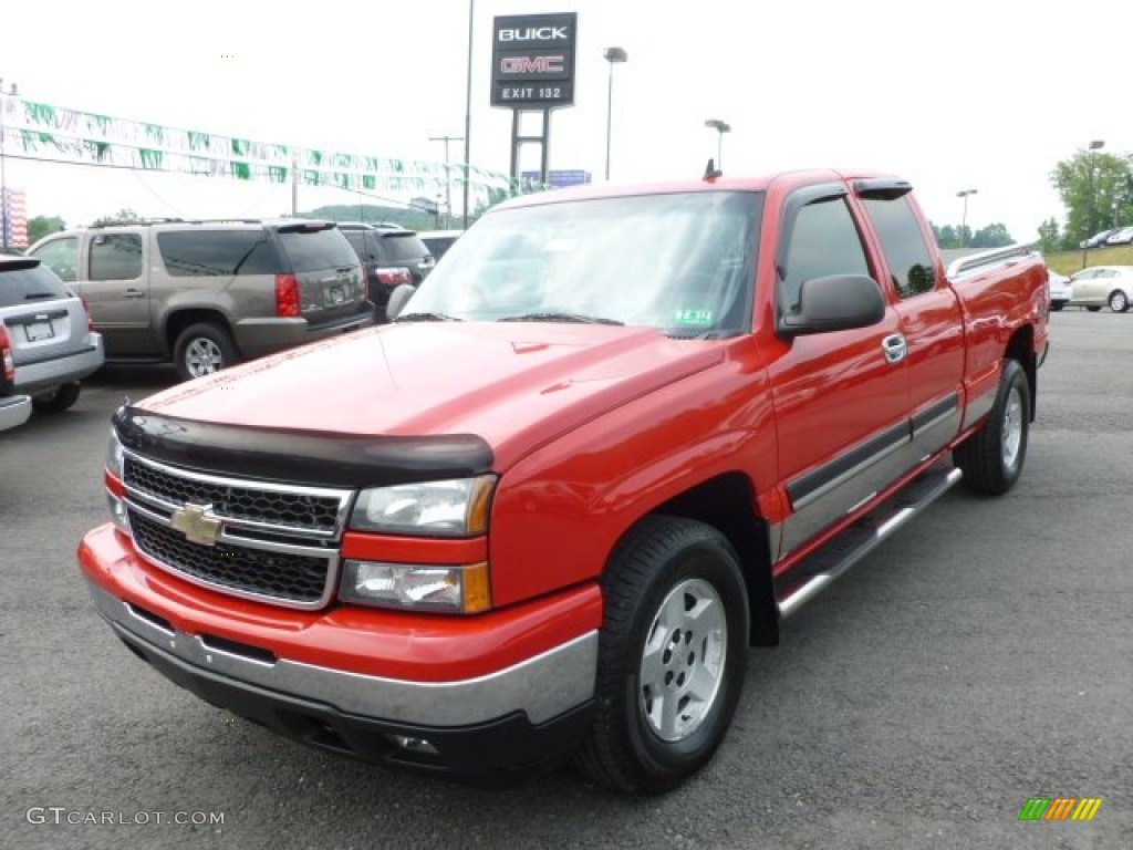 2006 Silverado 1500 LT Extended Cab 4x4 - Victory Red / Dark Charcoal photo #3