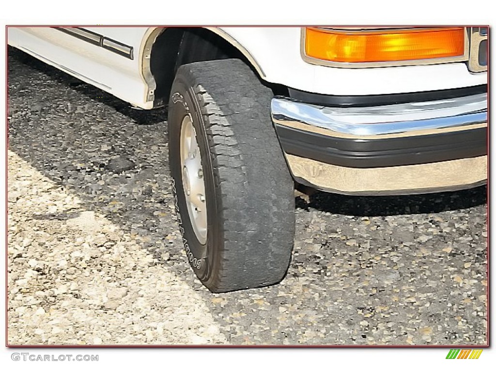 1995 F250 XLT Extended Cab 4x4 - Oxford White / Red photo #12