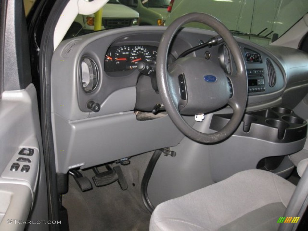 2007 E Series Van E350 Super Duty XLT Passenger - Black / Medium Flint Grey photo #9