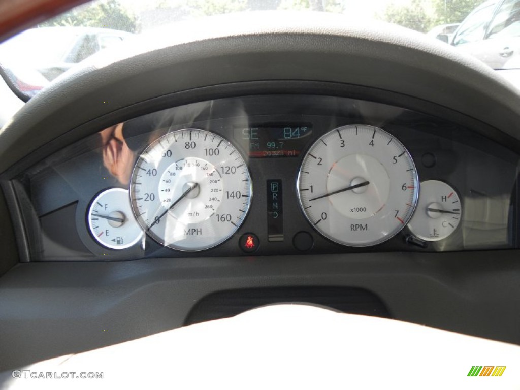 2009 Chrysler 300 C HEMI Gauges Photos