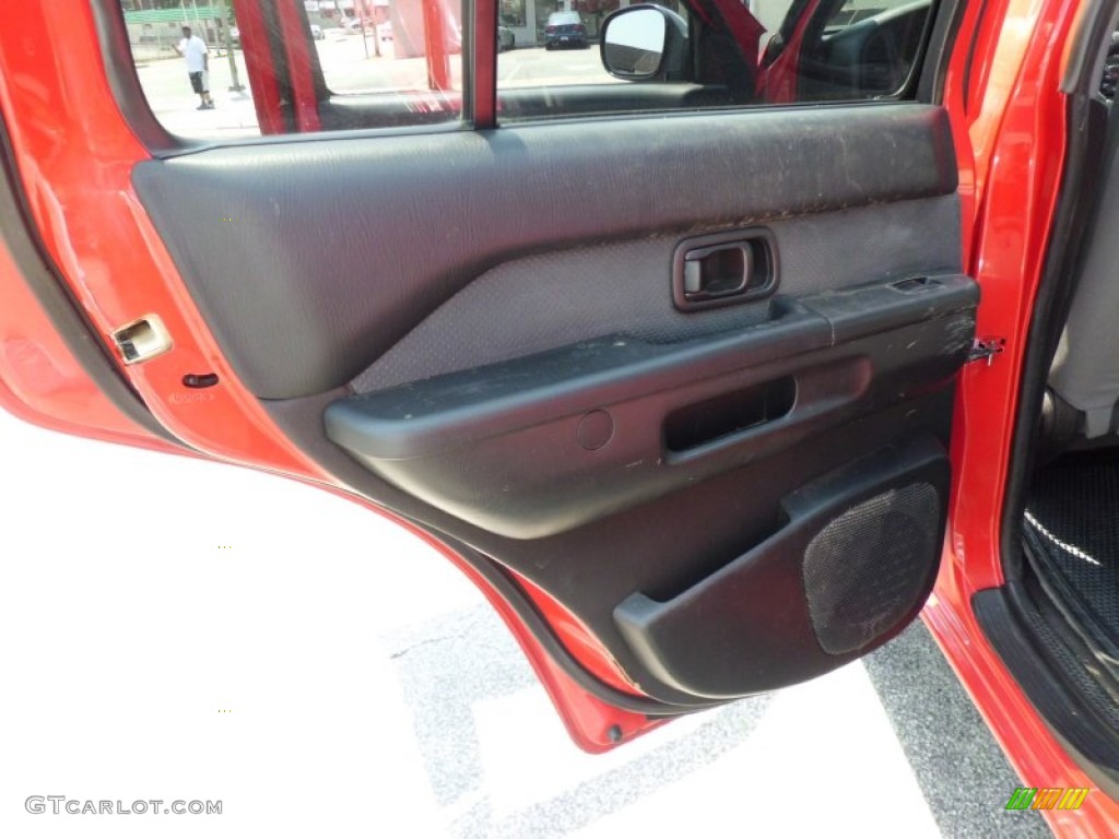 2001 Pathfinder SE 4x4 - Crimson Blaze Red / Charcoal photo #30