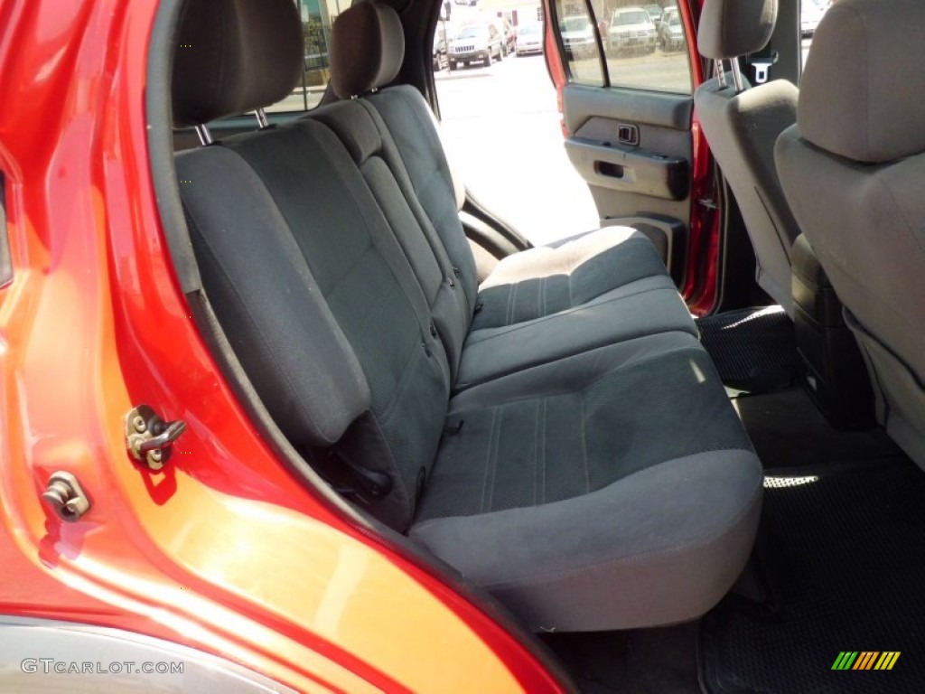2001 Pathfinder SE 4x4 - Crimson Blaze Red / Charcoal photo #38