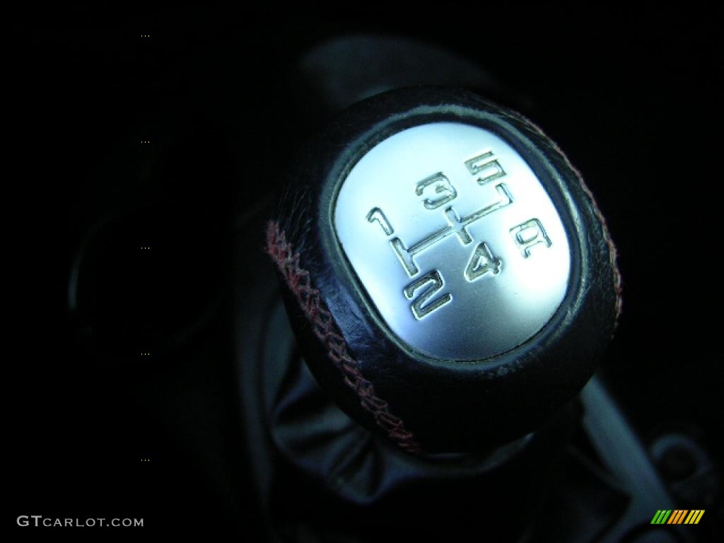 2005 Focus ZX4 ST Sedan - Pitch Black / Charcoal/Charcoal photo #32