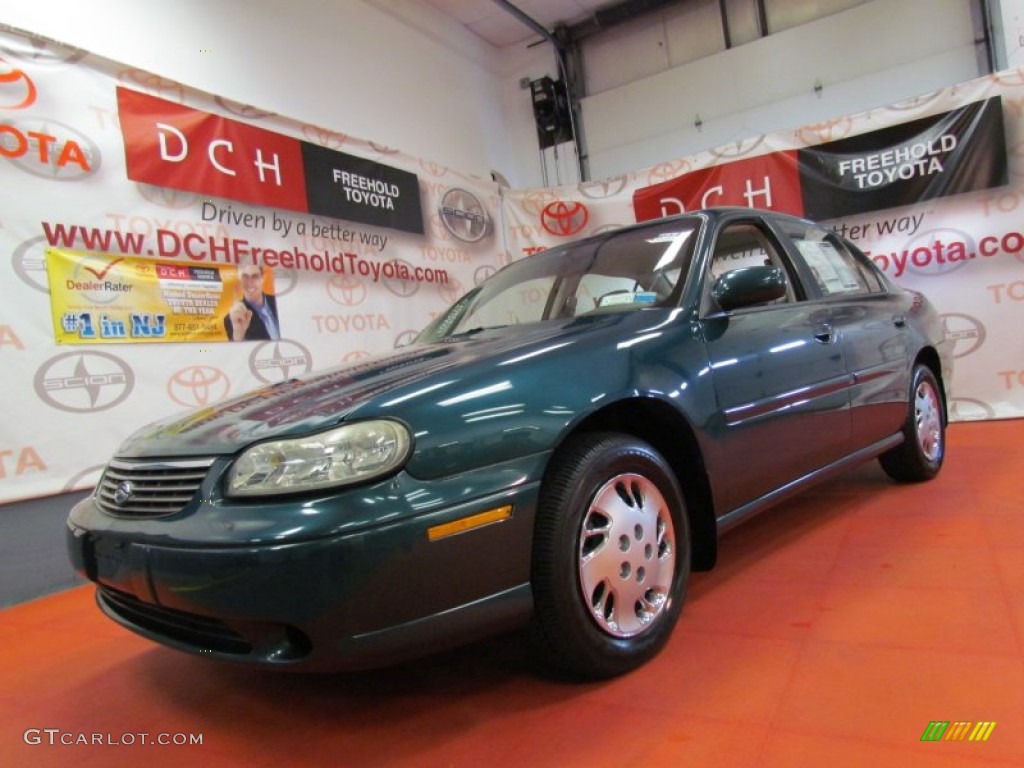 1998 Malibu Sedan - Dark Jade Green Metallic / Medum Gray photo #1