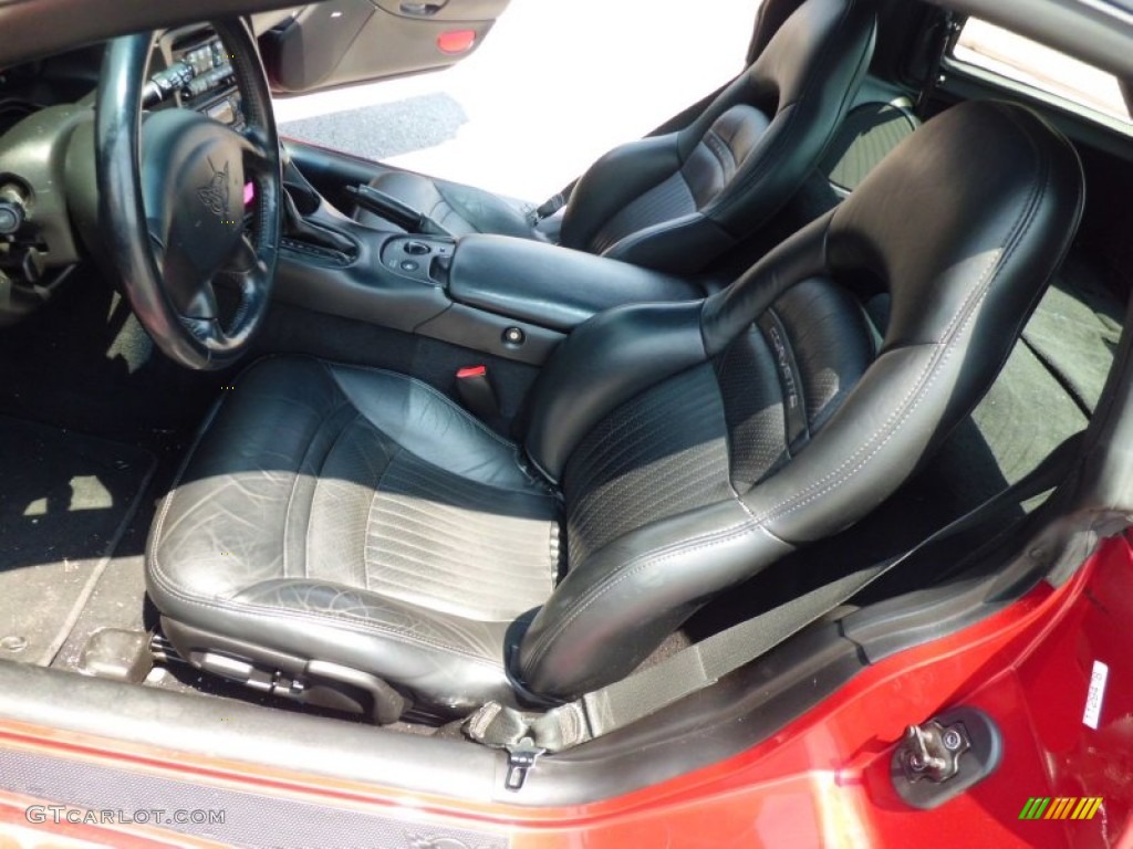 2004 Chevrolet Corvette Coupe Front Seat Photo #66989569