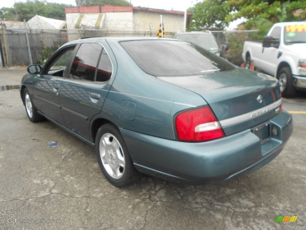 2001 Altima GLE - Opal Blue Metallic / Dusk photo #4