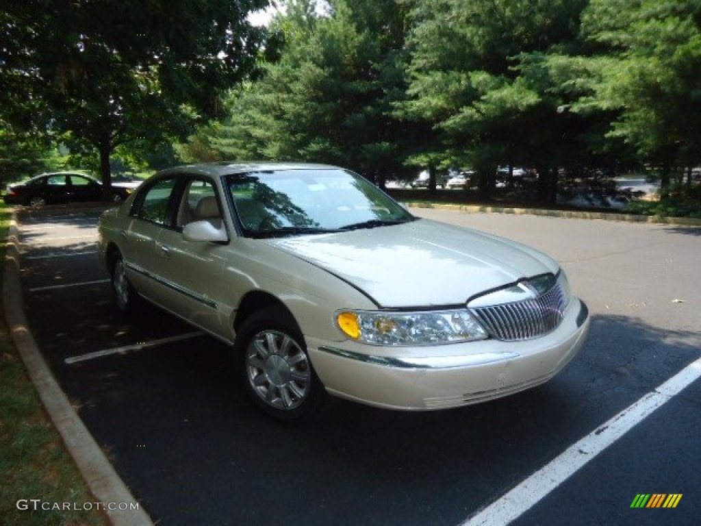 2002 Continental  - White Pearescent Tri-Coat / Light Parchment photo #1