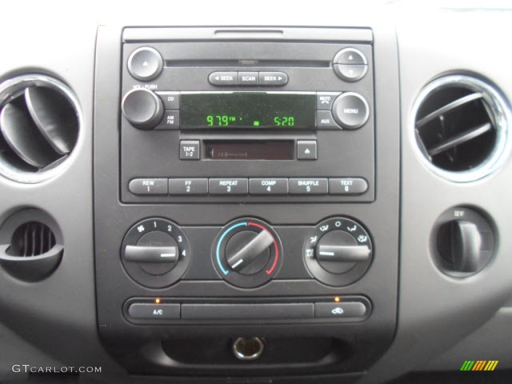 2005 F150 XLT Regular Cab - Aspen Green Metallic / Medium Flint Grey photo #4