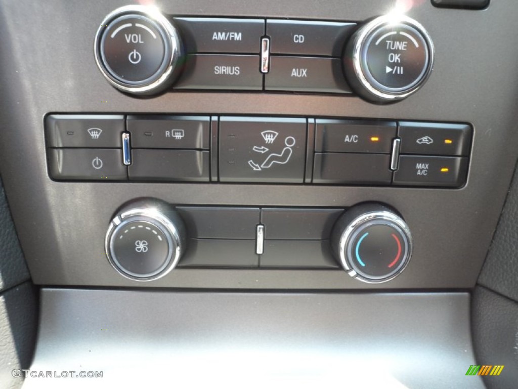 2013 Ford Mustang GT Coupe Controls Photo #66995737