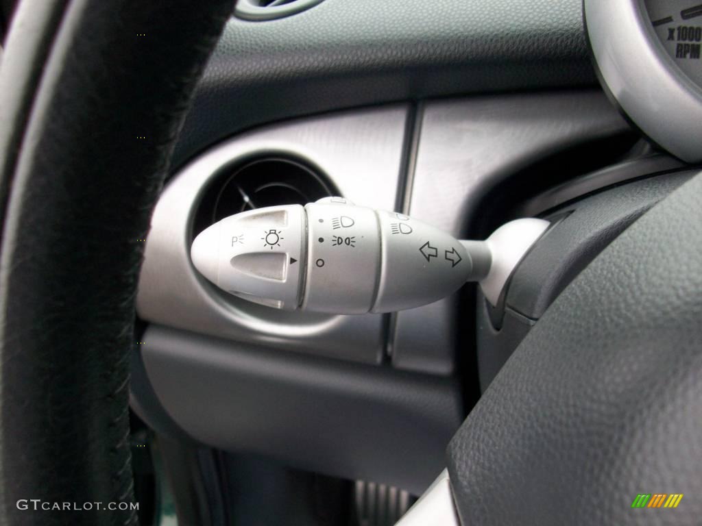 2003 Mini Cooper S Hardtop Controls Photo #6699727
