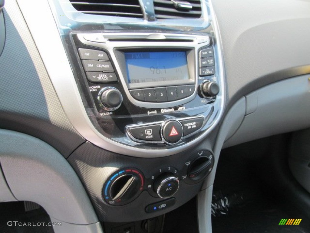 2013 Hyundai Accent GLS 4 Door Controls Photo #66998434