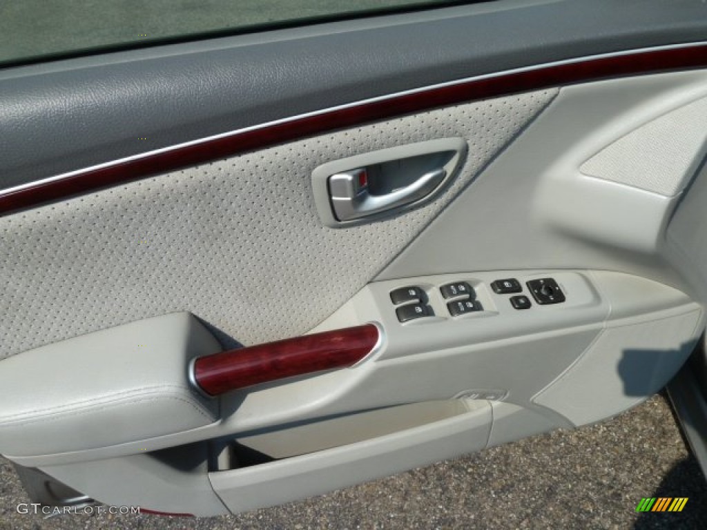 2008 Hyundai Azera GLS Door Panel Photos