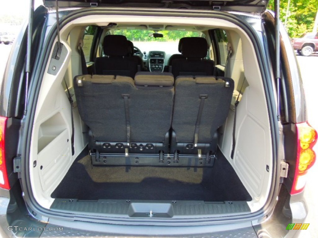 2012 Grand Caravan SXT - Dark Charcoal Pearl / Black/Light Graystone photo #18