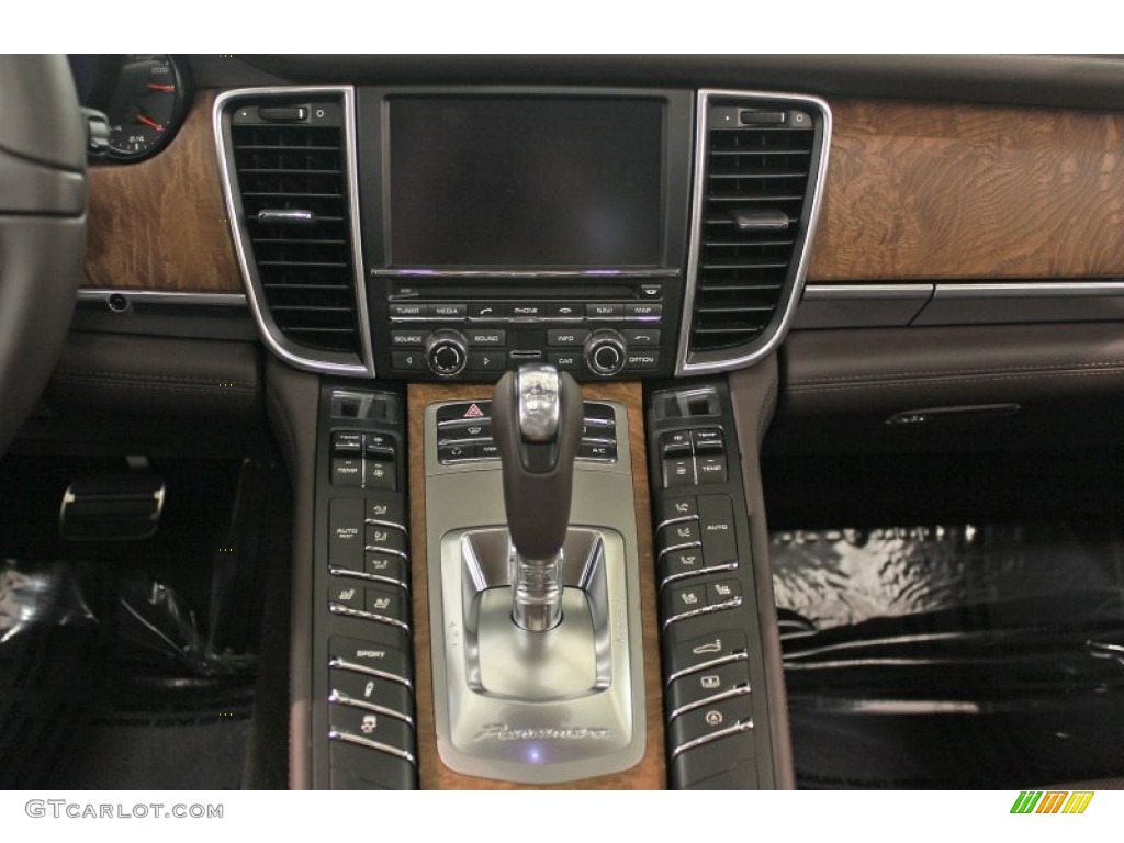 2012 Porsche Panamera 4 Controls Photo #67008649