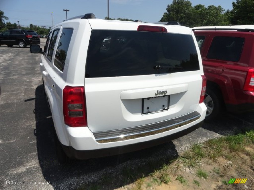 2012 Patriot Altitude - Bright White / Dark Slate Gray photo #4