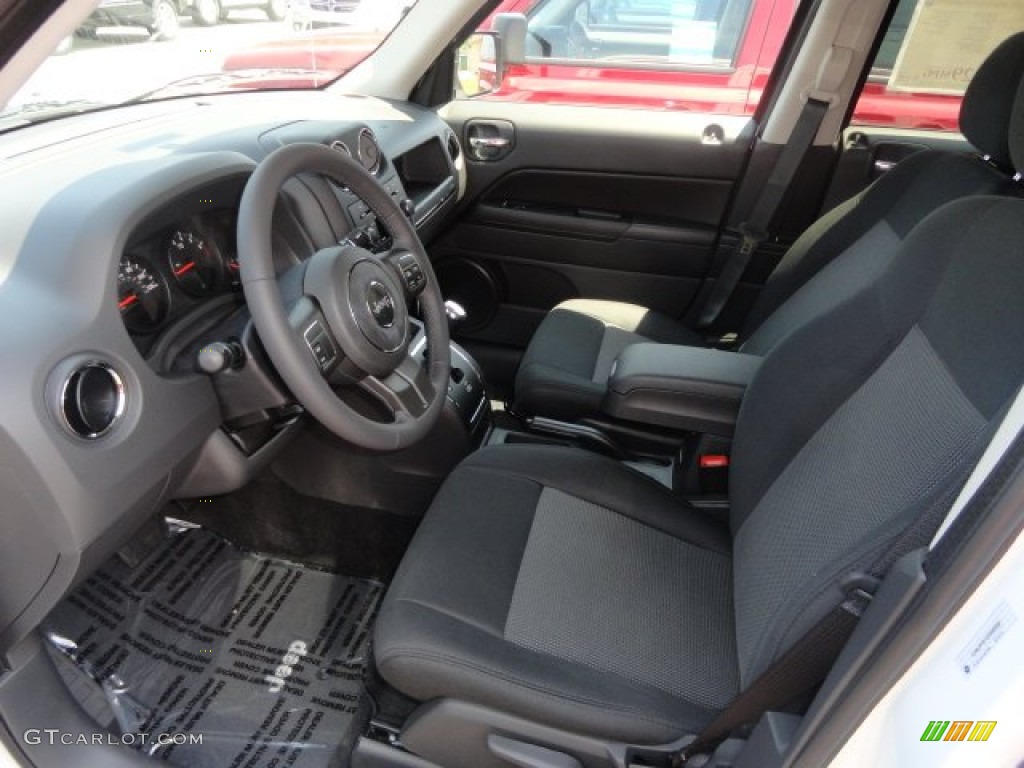 Dark Slate Gray Interior 2012 Jeep Patriot Altitude Photo #67010353