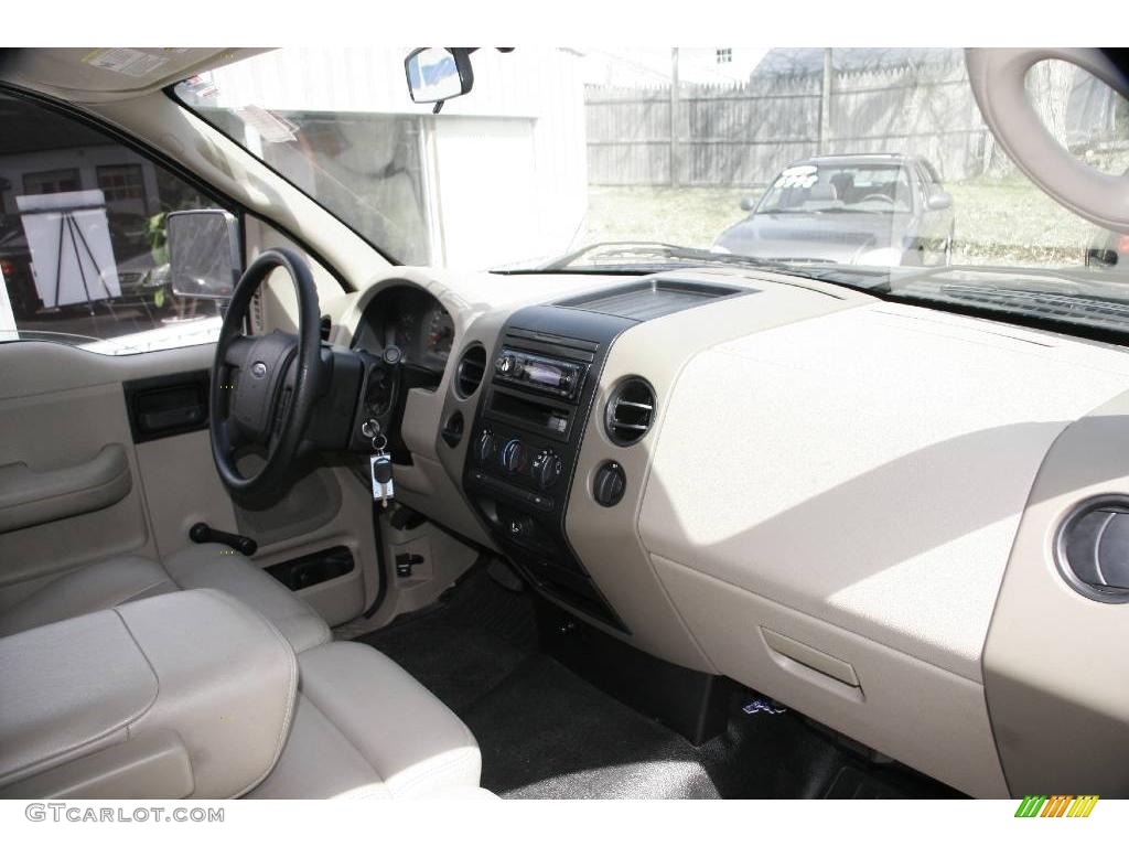 2006 F150 XL Regular Cab - Aspen Green Metallic / Tan photo #12