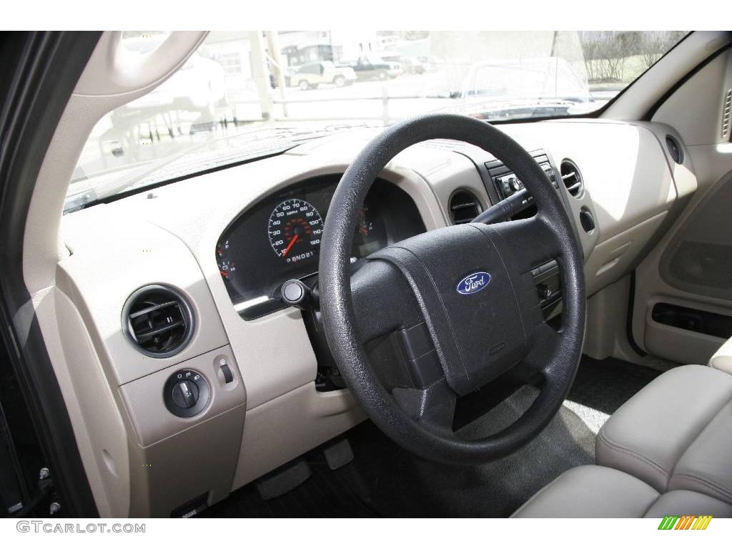 2006 F150 XL Regular Cab - Aspen Green Metallic / Tan photo #15