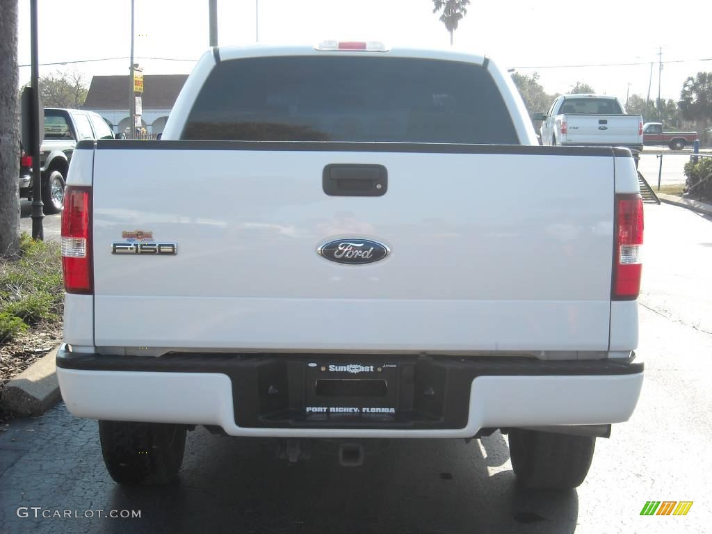 2006 F150 FX4 SuperCrew 4x4 - Oxford White / Black/Medium Flint photo #4