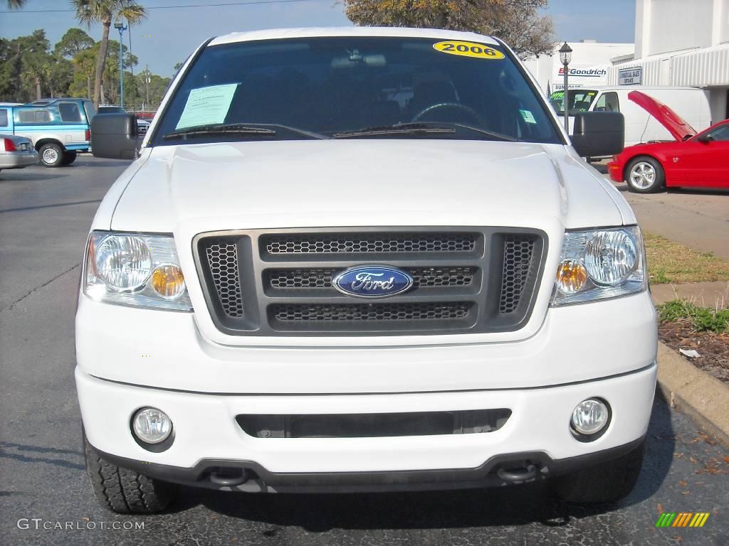 2006 F150 FX4 SuperCrew 4x4 - Oxford White / Black/Medium Flint photo #8