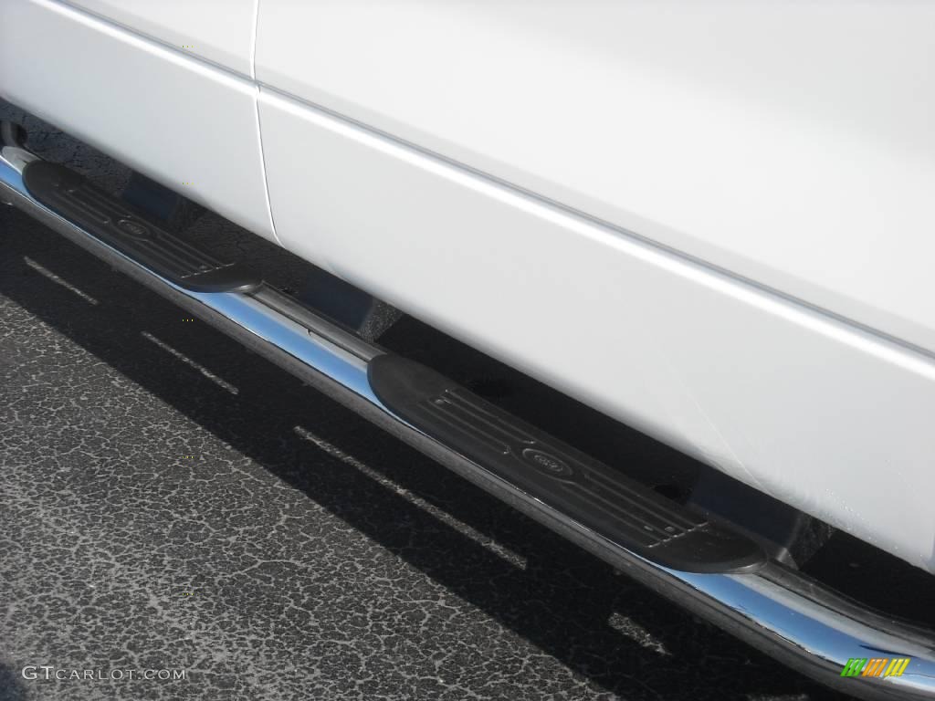 2006 F150 FX4 SuperCrew 4x4 - Oxford White / Black/Medium Flint photo #12
