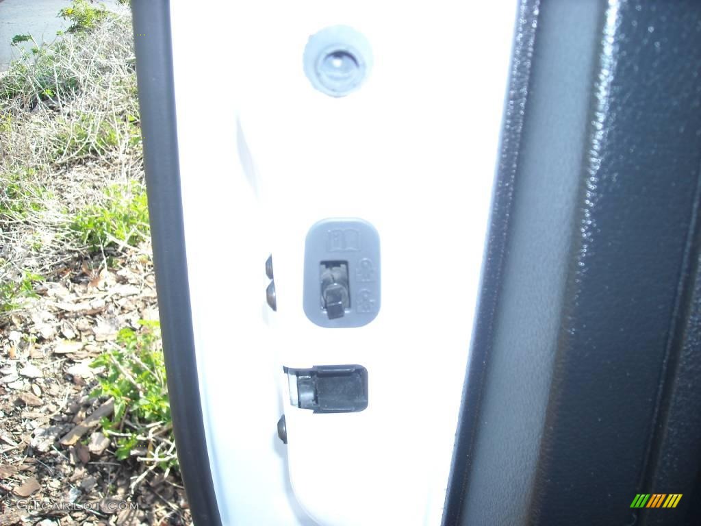 2006 F150 FX4 SuperCrew 4x4 - Oxford White / Black/Medium Flint photo #16